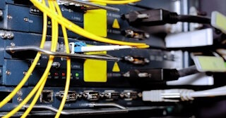 Заказать монтаж сетей в Шахтах. Обслуживание ПК, ремонт от 326 руб